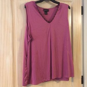 22/24 sleeveless blouse w/pop of beading